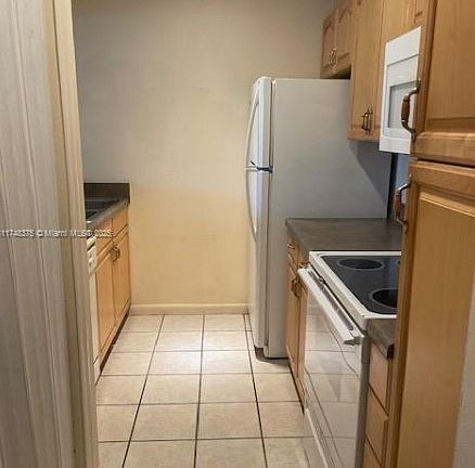 4th image of 10007 Twin Lakes Dr #25-0