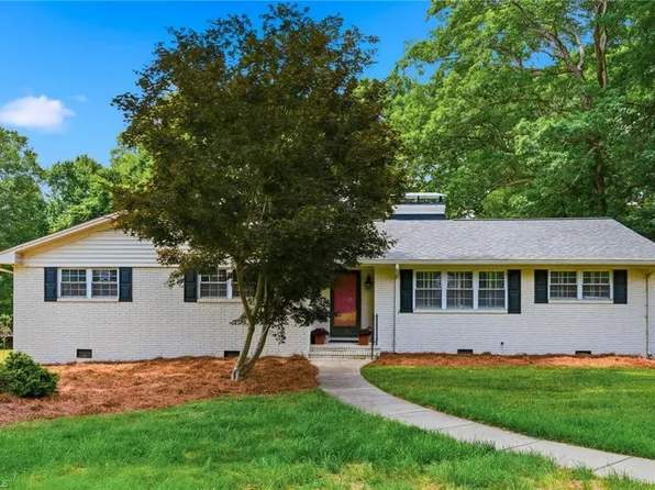 1019 Oakcrest Dr, Reidsville, NC 27320