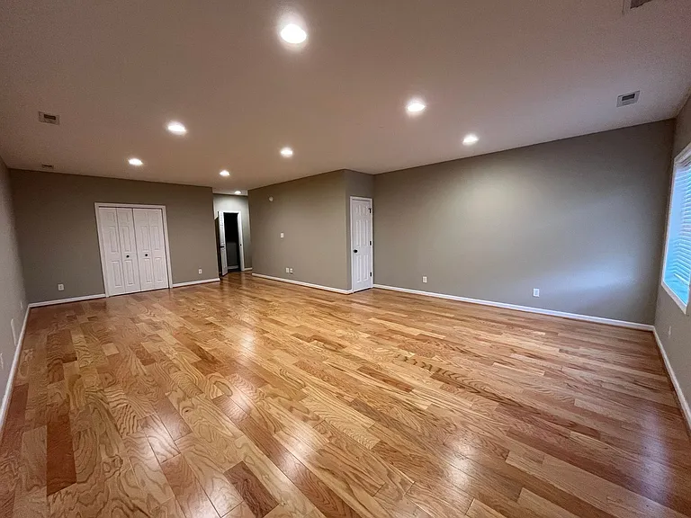696 Wyndhurst Dr — Photo 36