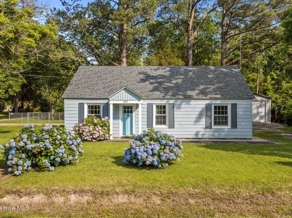 207 Battleground Avenue, New Bern, NC 28560