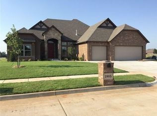 1905 Hobo St, Yukon, OK 73099