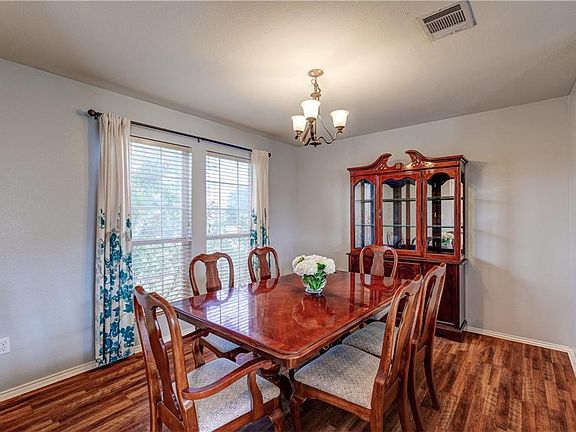 4th image of 708 Eaglecreek Dr