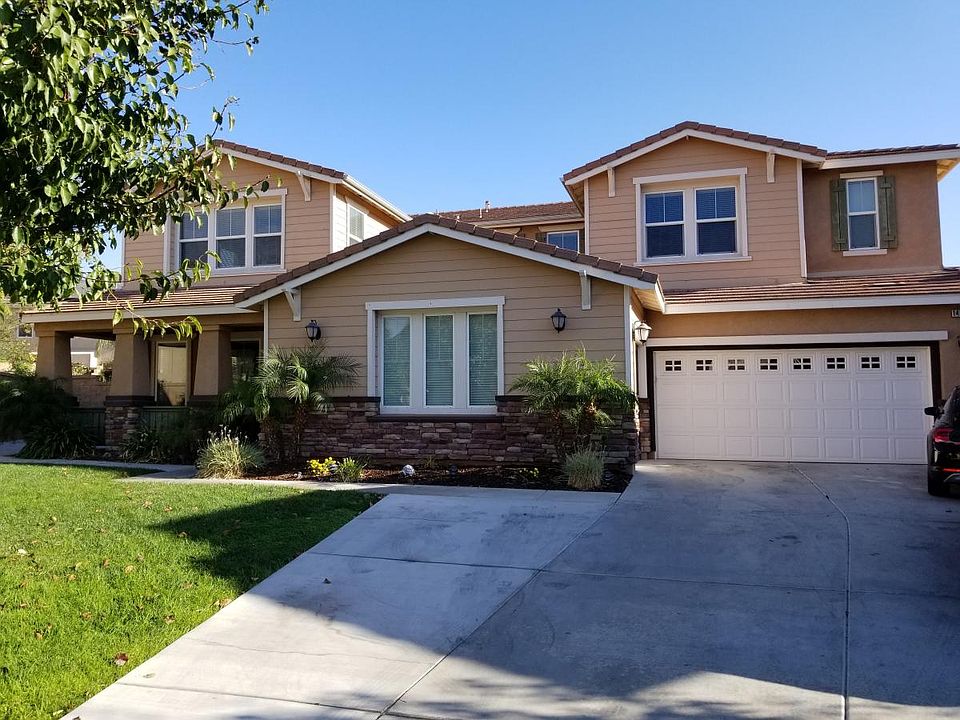 14026 Woodshire Court, Corona