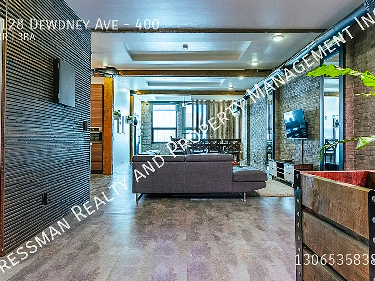 2128 Dewdney Ave #400 — Photo 4
