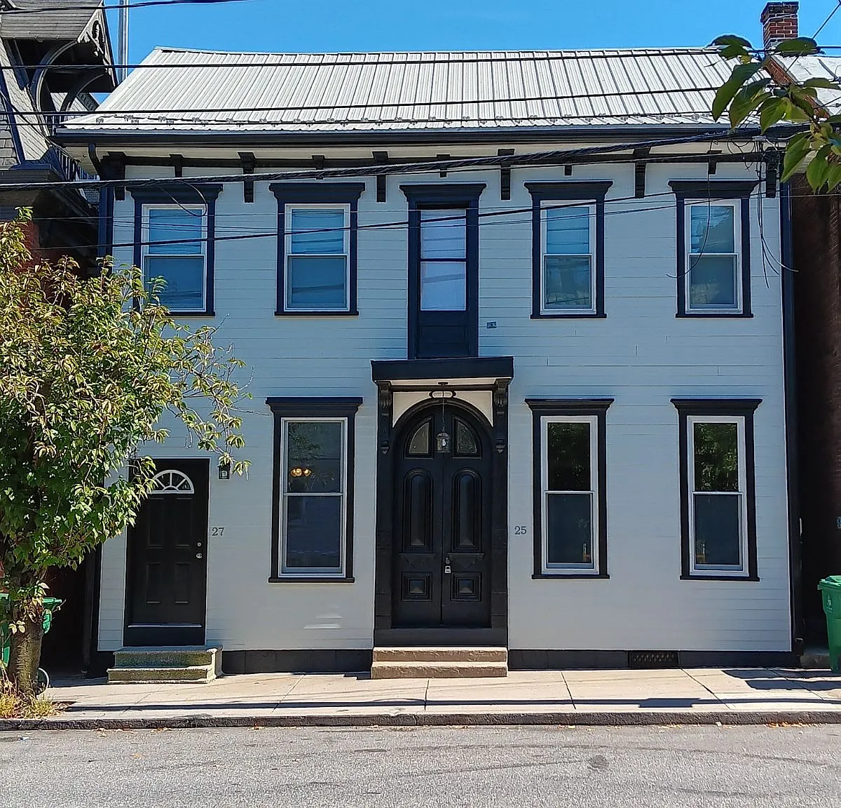 2 bed, $1,095 — Photo 1