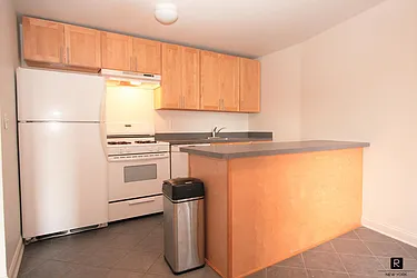 Rented by R New York