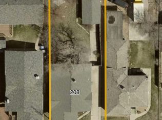 208 E 2nd Ave, Cheyenne, WY 82001