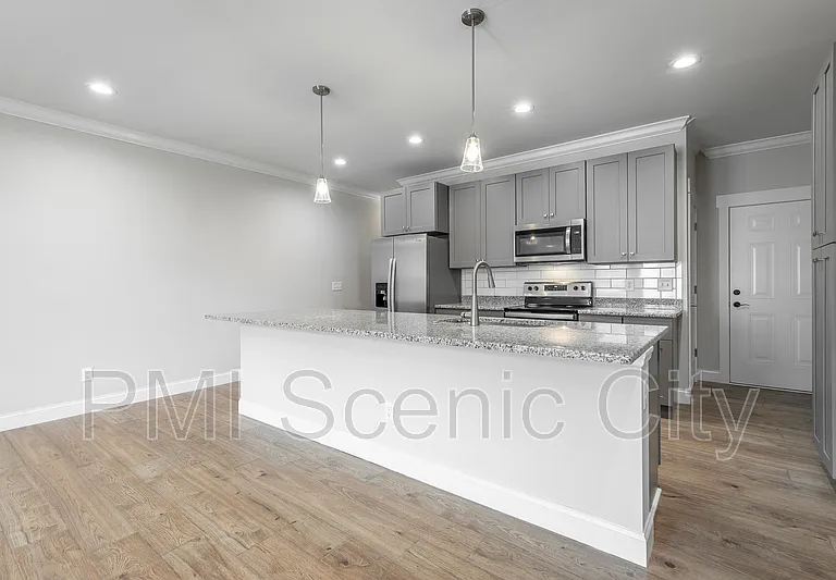 1904 Cypress Ln — Photo 11