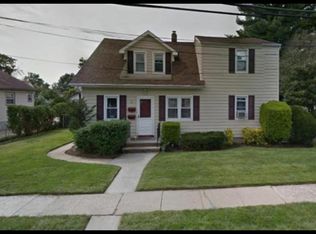 69 4th Ave, New Hyde Park, NY 11040