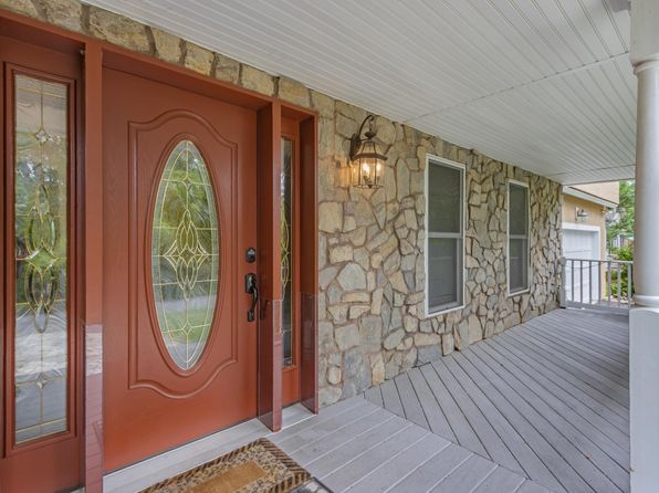 203 Follin Ln SE, Vienna, VA 22180
