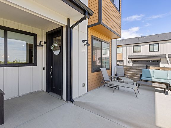 4th image of 2402 49th Avenue Ct #31-1