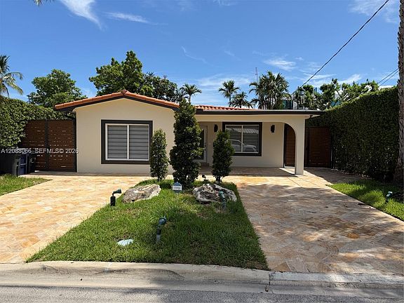 4th image of 9341 Dickens Ave