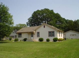 7989 Woodlawn Dr, Mounds View, MN 55112