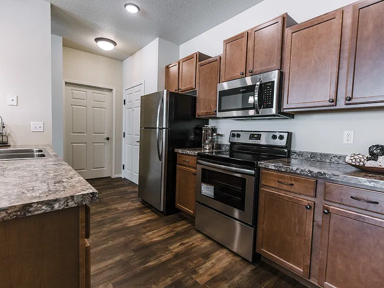 Lakewood Crossing Apartments — Photo 15