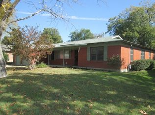 2105 Downey Dr, Fort Worth, TX 76112