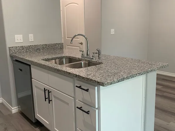 17738 County Road 4112 APT 3, Lindale, TX 75771