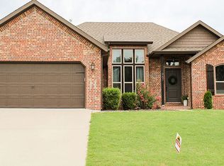 967 Glass St, Cave Springs, AR 72718