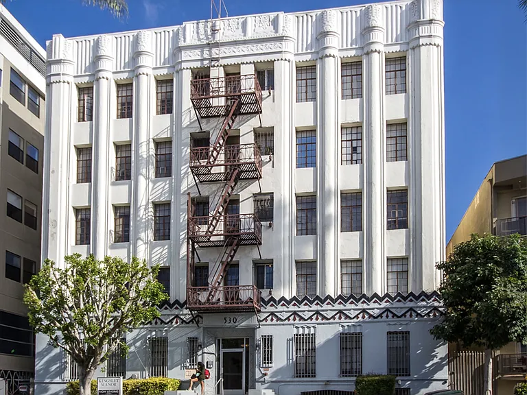 Kingsley Apartments | Historic Apartments in Koreatown — Photo 1