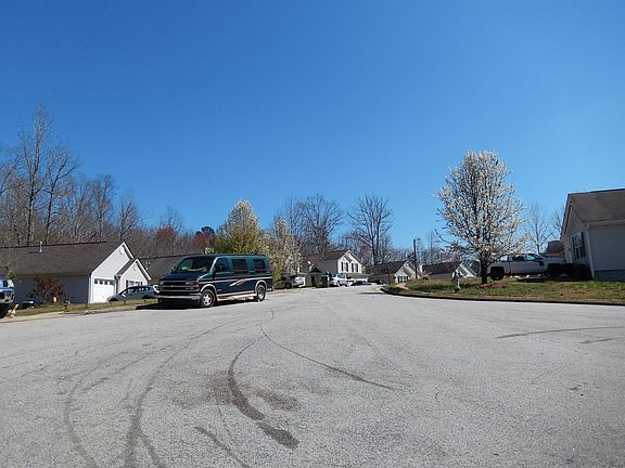 4th image of 1096 Abington Ct