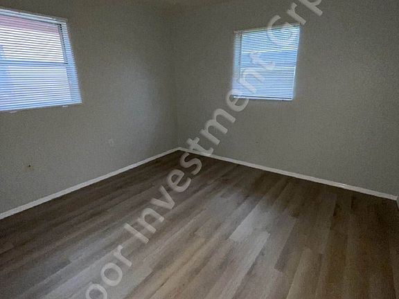 4th image of 812 Douglas St