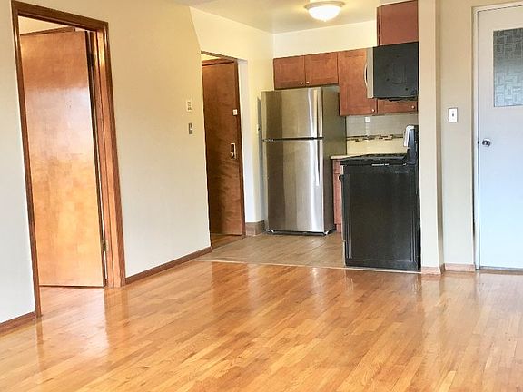 3rd image of 31-34 44th St #5