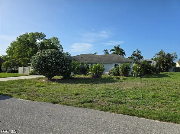 320 SE 2nd St, Cape Coral, FL 33990