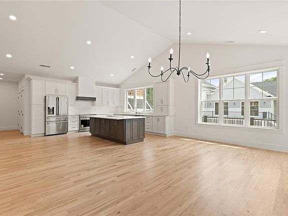 3rd image of 66 Orchard Ave