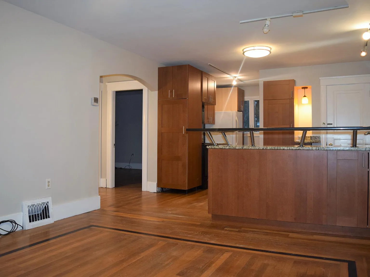 33 Almy St — Photo 3