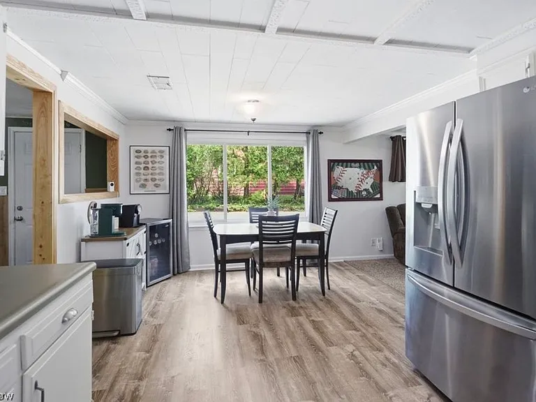 1758 Westwood Dr — Photo 5