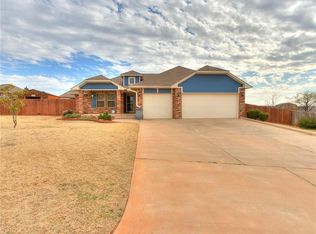 305 W Penny Cir, Guthrie, OK 73044