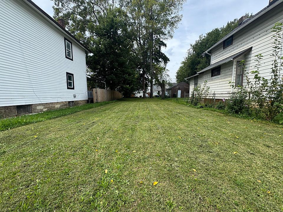 2nd image of 989 Miller Ave