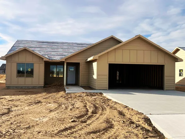 1359 Cherod Ln, Dodge City, KS 67801