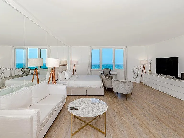 2301 Collins Ave #842 — Photo 5
