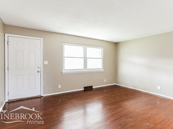 4th image of 5080 Jameson Dr