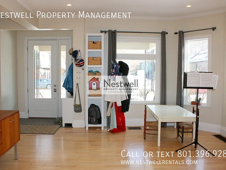 986 S Lake St — Photo 3