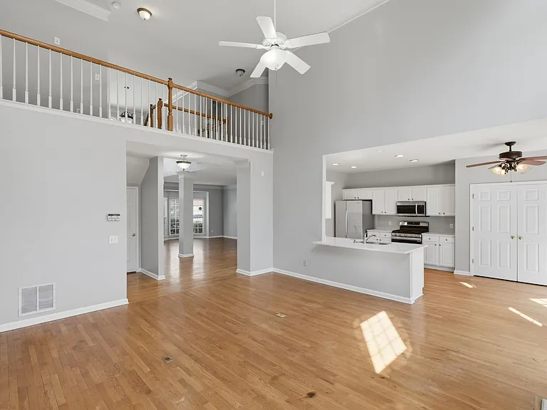 2927 Arbor Creek Ln — Photo 2