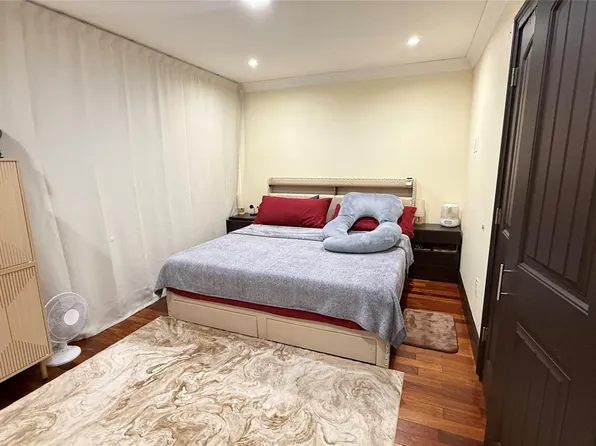 19018 Woodhull Ave, Jamaica, NY 11423