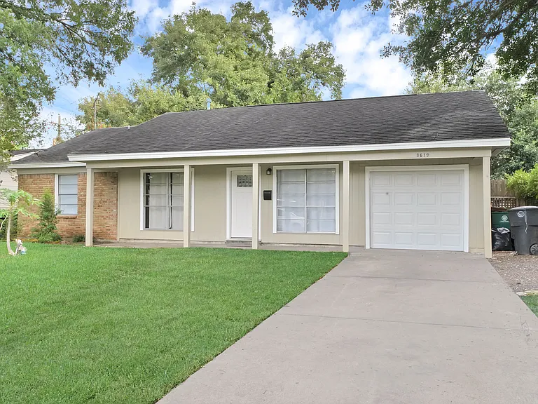 8619 Norton Dr — Photo 1