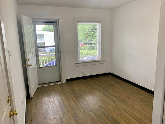 3rd image of 3218 O St