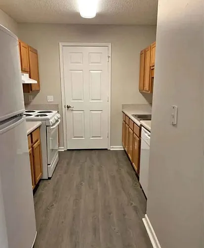 140 Royal Dr #D-6 Photo 1