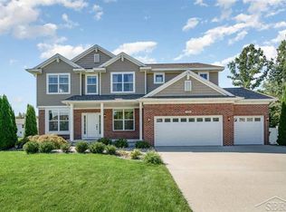 7109 Arrowhead Cir, Midland, MI