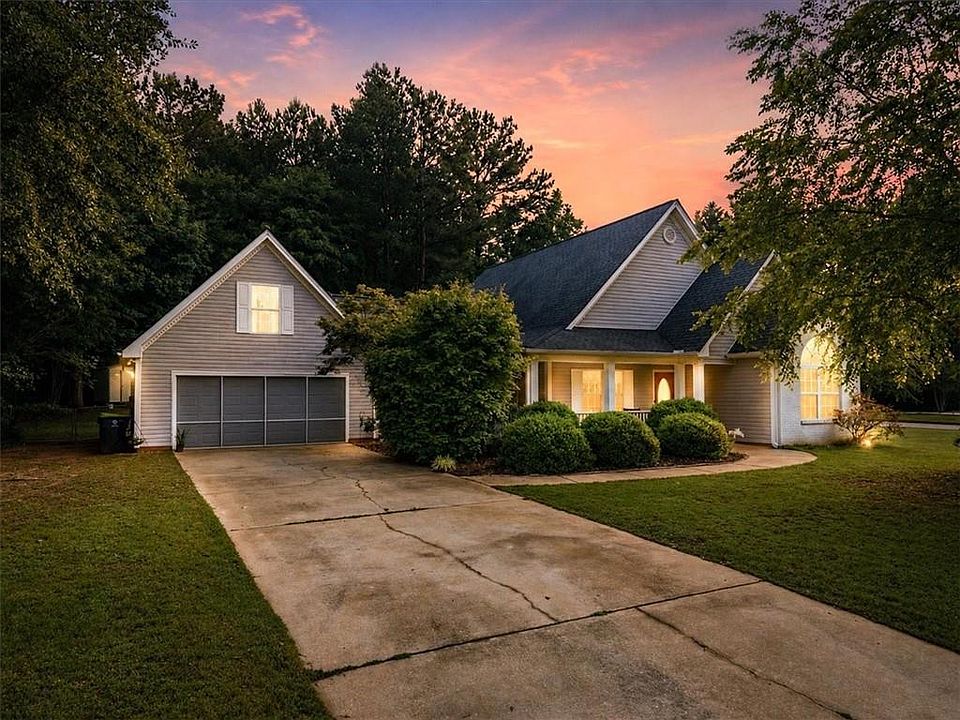 1st image of 300 Cobb Ct