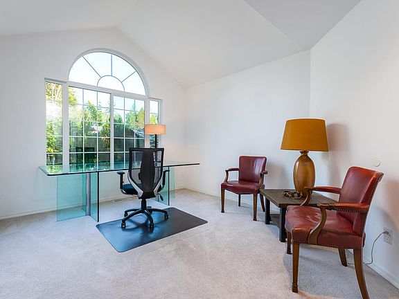 5th image of 1018 Mountain Park Dr