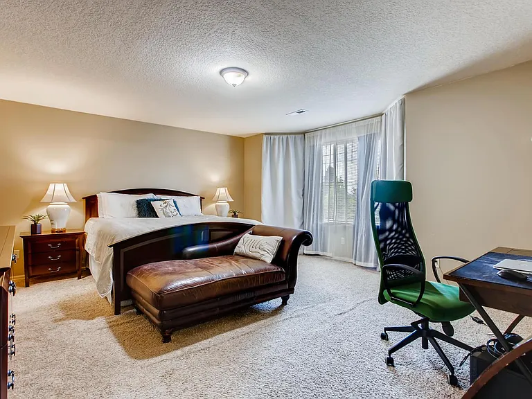 4805 NE 50th Ct — Photo 7