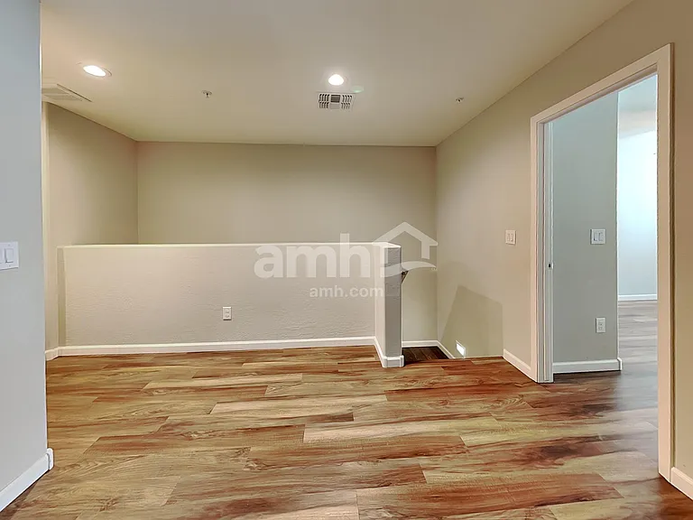 20740 W Thomas Rd — Photo 7