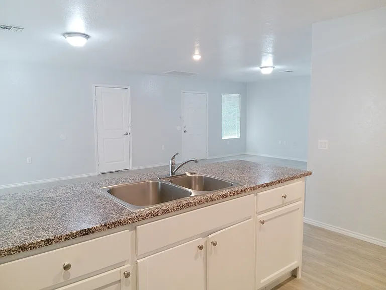 1002 Cook Bnd — Photo 8