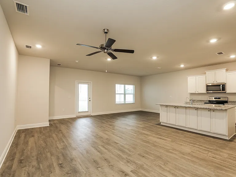 428 Eagle Lake Way — Photo 2