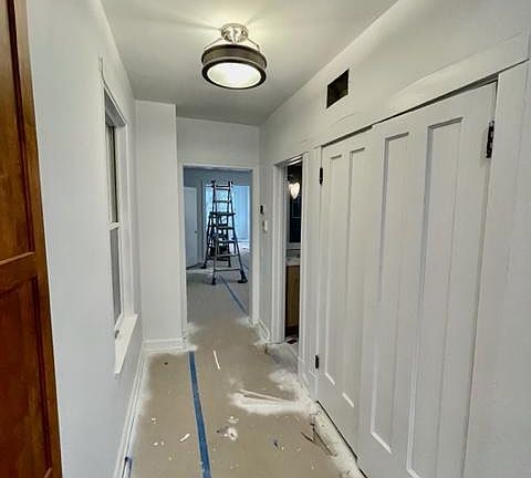 Spacious duplex up with tons of storage closets