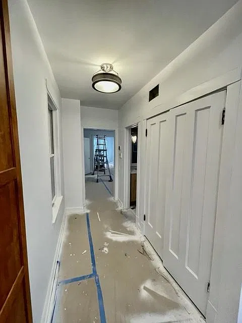 Spacious duplex up with tons of storage closets