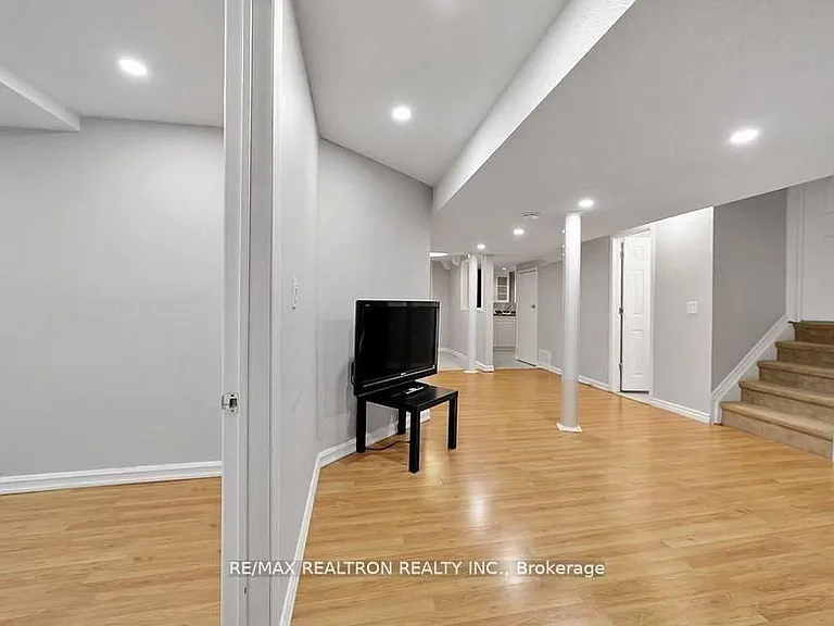 28 Hartwell Way — Photo 6